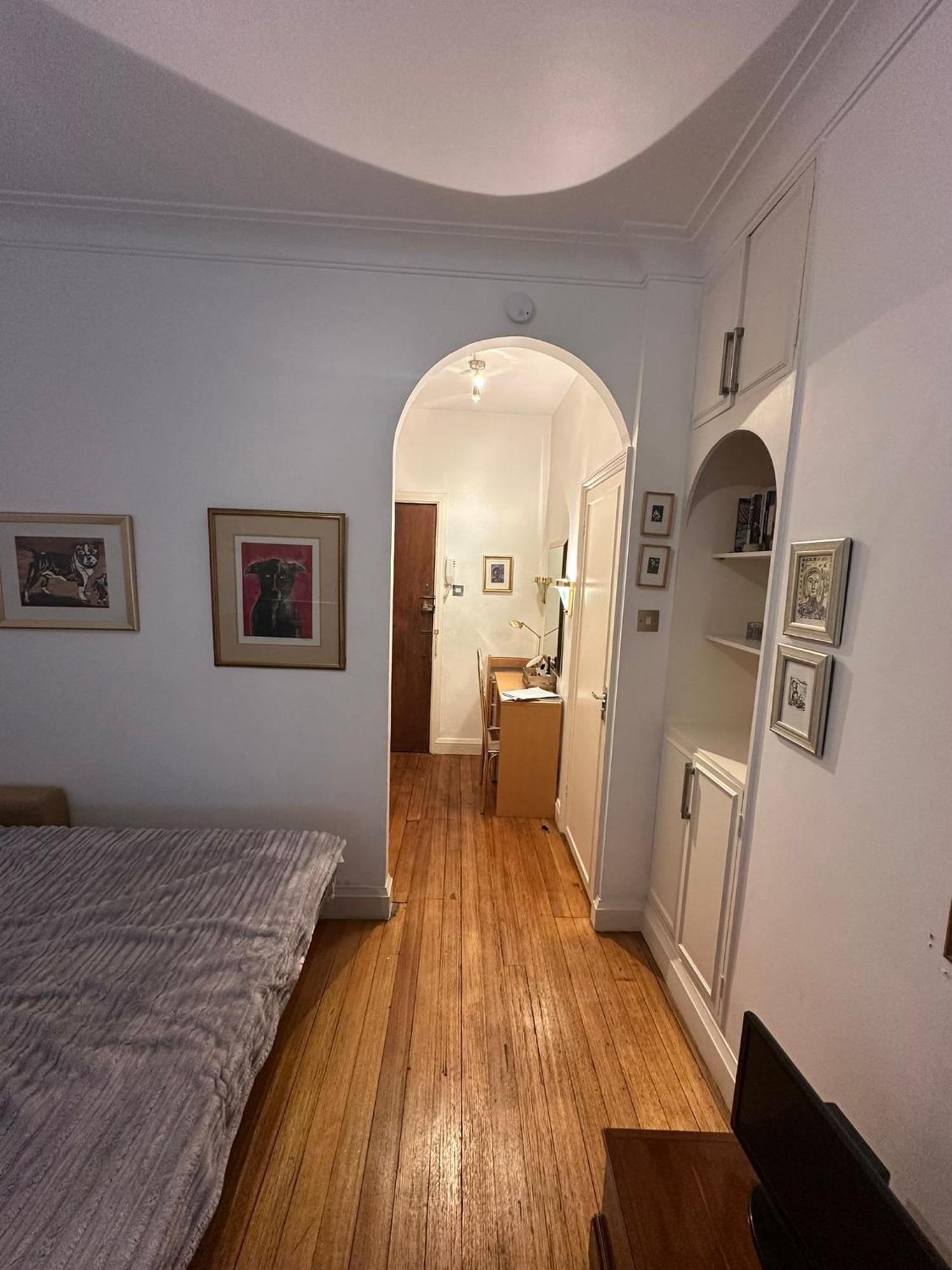 Marylebone, Oxford Street Apartment *